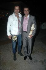 Rohit Roy at Manish Goswami_s bash in Sun N Sand on 9th Oct 2011 (35).JPG